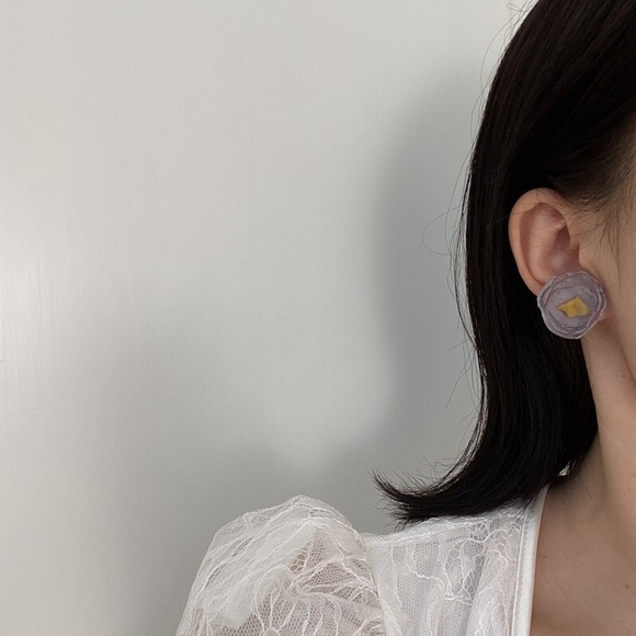 Organza flower earrings - Picture 2 of 9